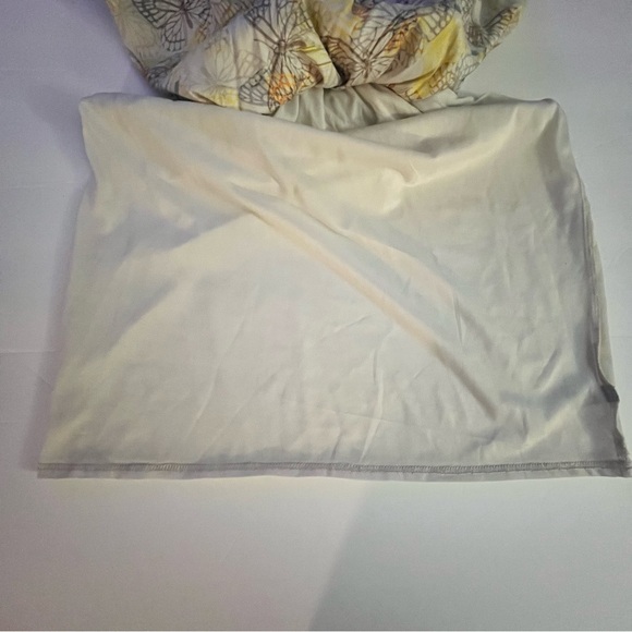 Like new. THE LIMITED Elegant Satin Dress. Gold undertones & butterfly designs. - Picture 9 of 11